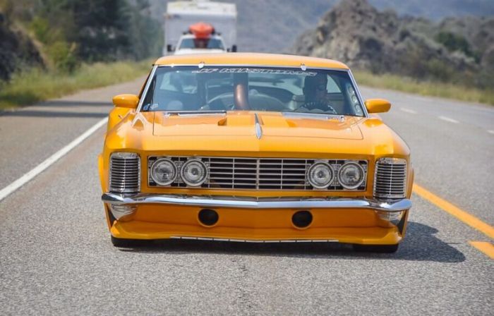 Buick Riveria Gets An Extreme Makeover (7 pics)