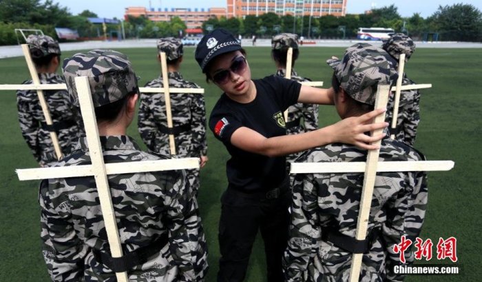Military Training Regimens In China (7 pics)