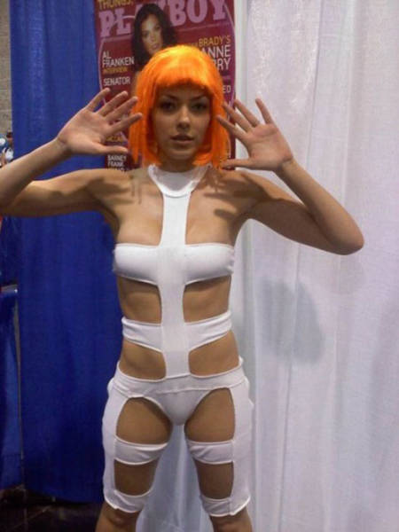 America's Next Top Model Adrianne Curry Announces She's Retiring From Cosplay (25 pics)