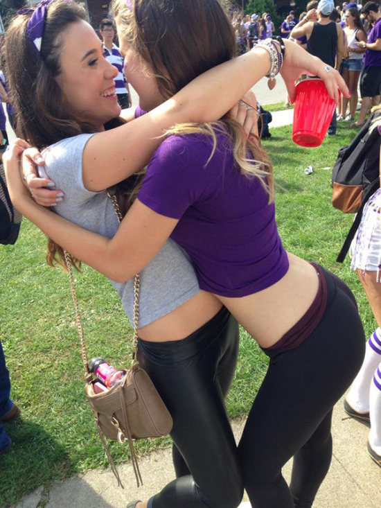 College Girls Are A Subject Worth Studying (21 pics)