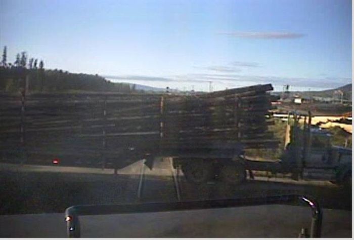 Train Derails After A Brutal Collision With A Timber Truck (13 pics)