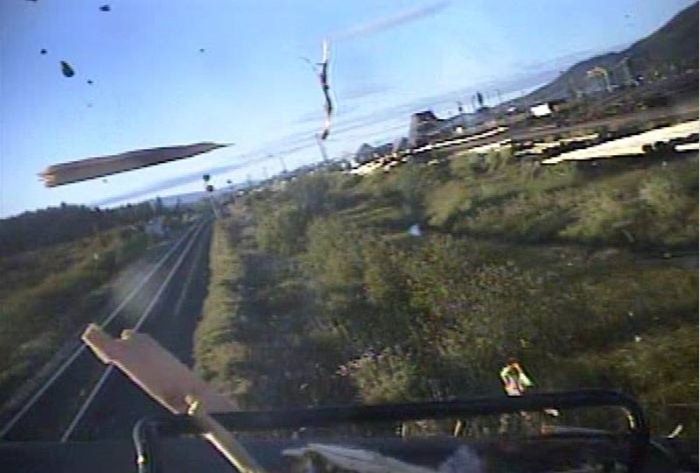 Train Derails After A Brutal Collision With A Timber Truck (13 pics)