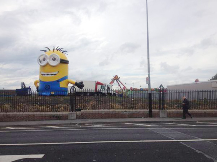 Giant Minion Causes Big Traffic Problems In Ireland (7 pics)