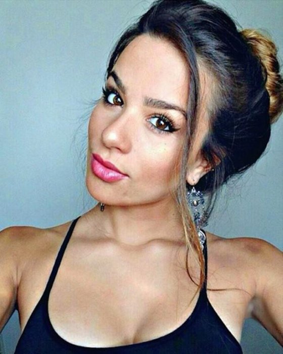 Get Ready For Some Sexy Girls Taking Selfies (33 pics)