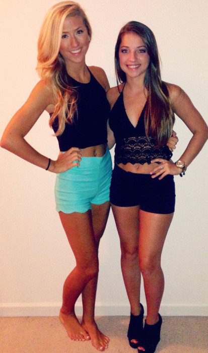 Everybody Loves Sexy Ladies In Tight Shorts (32 pics)