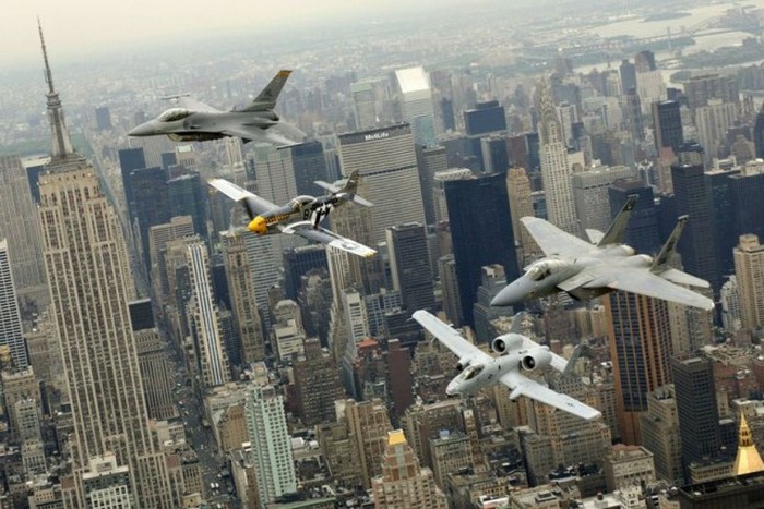 Perfectly Timed Military Photos (46 pics)