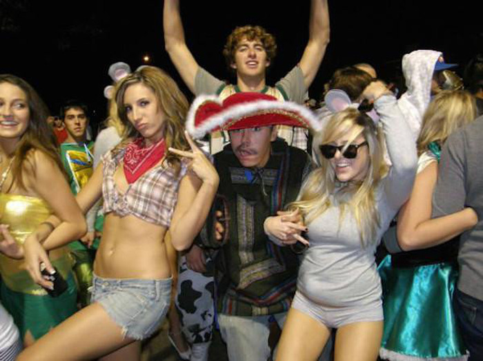 These Are The Top 20 Party Schools In The United States Of America (20 pics)