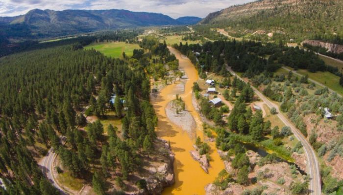 The Animas River Is Running Orange (9 pics)