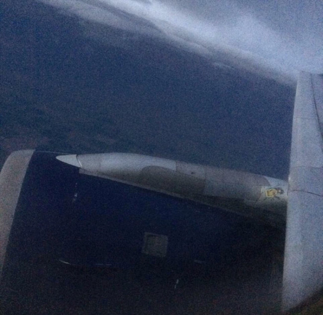 Delta Pilot Makes Emergency Landing After Plane Is Damaged By Hail (4 pics)