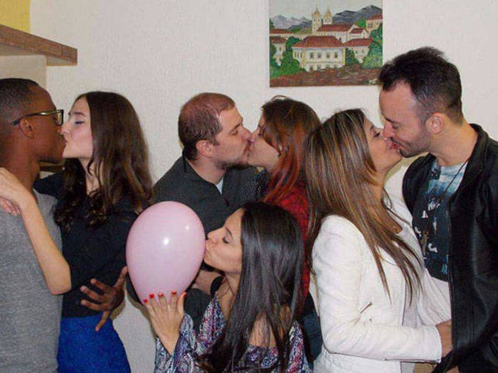 There's Nothing Easy About Being Forever Alone (47 pics)