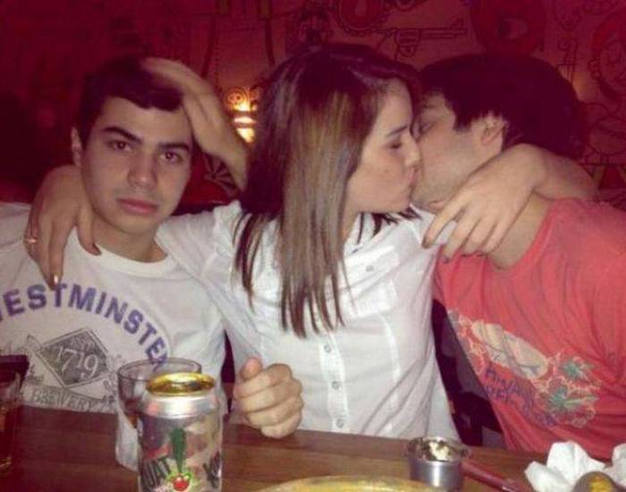 There's Nothing Easy About Being Forever Alone (47 pics)