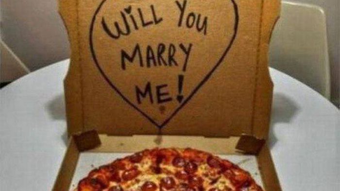 The Trashiest Marriage Proposals Of All Time (19 pics)