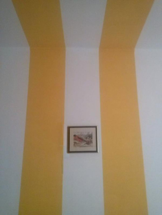Photoshop User With OCD Is Fixing Pictures That Drive The Internet Crazy (20 pics)