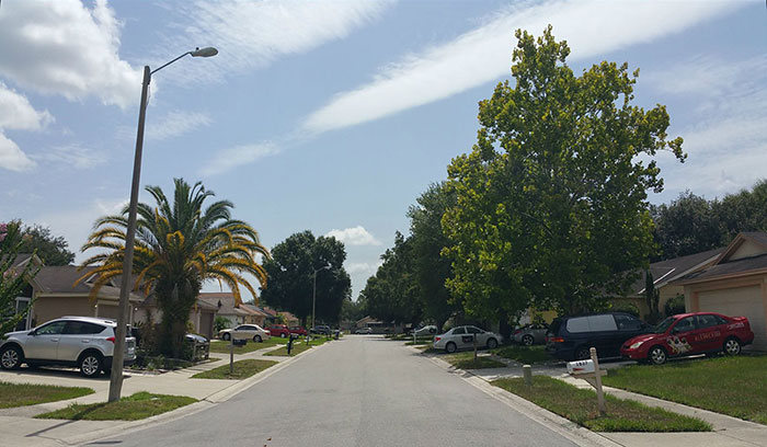 See What The Neighborhood From Edward Scissorhands Looks Like 25 Years Later (14 pics)