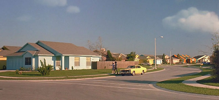 See What The Neighborhood From Edward Scissorhands Looks Like 25 Years Later (14 pics)