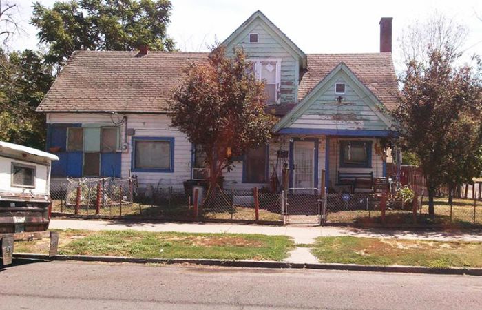 This Guy Did Something Amazing To A 75 Year Old Man’s House (5 pics)