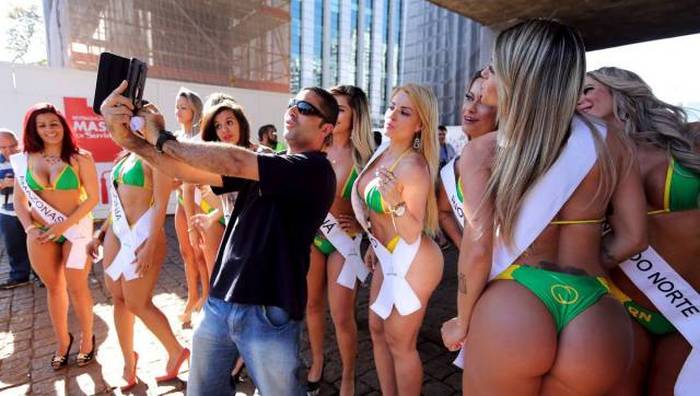 The Contestants Of Miss Bumbum 2015 Hit The Streets Of Brazil (25 pics)