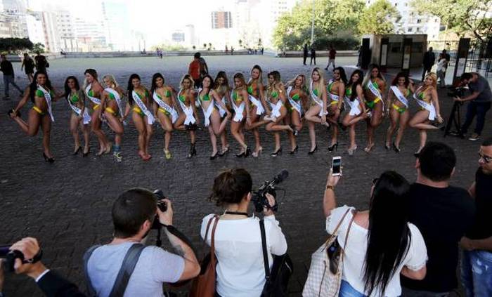 The Contestants Of Miss Bumbum 2015 Hit The Streets Of Brazil (25 pics)