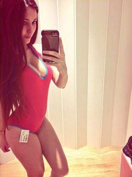 Hot Girls Just Love To Take Selfies In The Changing Room -7408