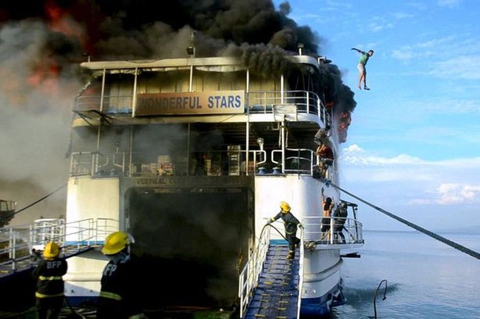 Terrified Passenger Jumps Out Of Burning Ferry  (3 pics + video)