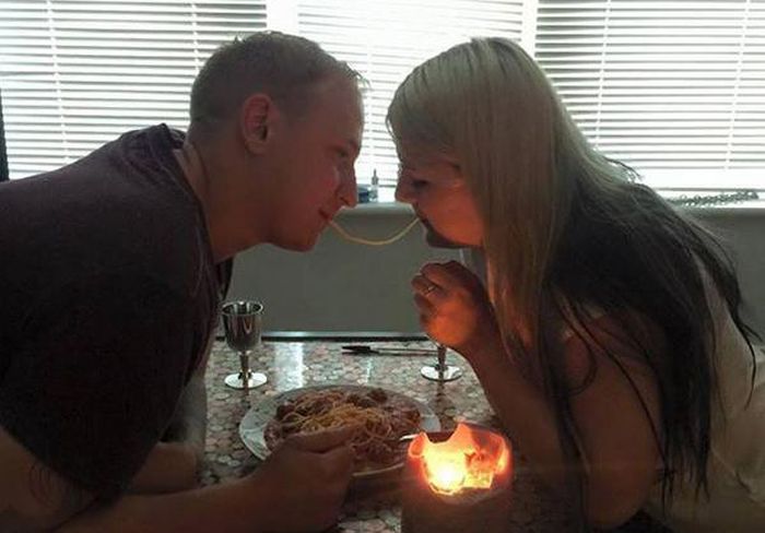 Guy Goes Out Of His Way To Convince His Friend He's Sleeping With His Sister (13 pics)