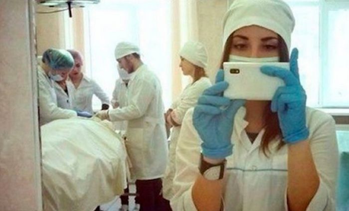 Inappropriate Selfies Taken At The Worst Possible Times (15 pics)