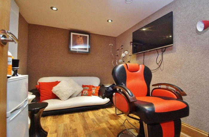 Manchester City Star Raheem Sterling's Mansion Is Now For Sale (19 pics)