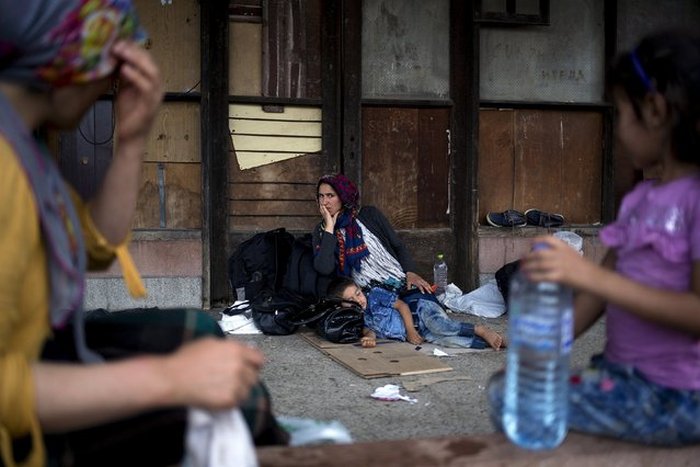 Migrants From The Middle East Pack This Train To Europe (30 pics)