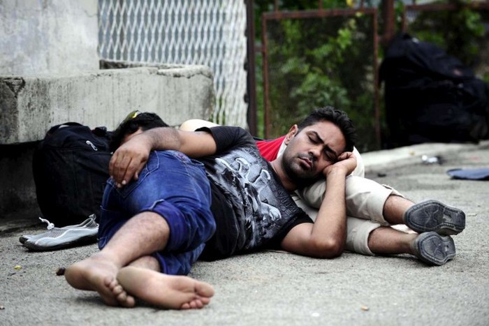 Migrants From The Middle East Pack This Train To Europe (30 pics)