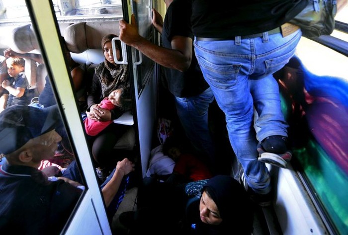 Migrants From The Middle East Pack This Train To Europe (30 pics)