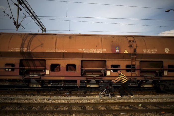 Migrants From The Middle East Pack This Train To Europe (30 pics)