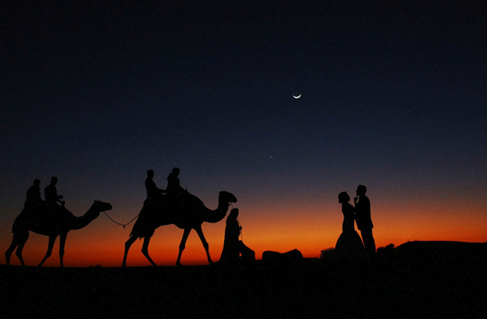 Photos Of Lovers In Stunning Locations Will Make You Want To Travel The World (40 pics)