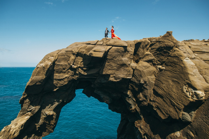 Photos Of Lovers In Stunning Locations Will Make You Want To Travel The World (40 pics)