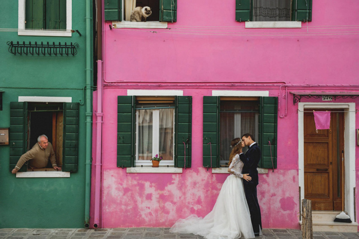 Photos Of Lovers In Stunning Locations Will Make You Want To Travel The World (40 pics)
