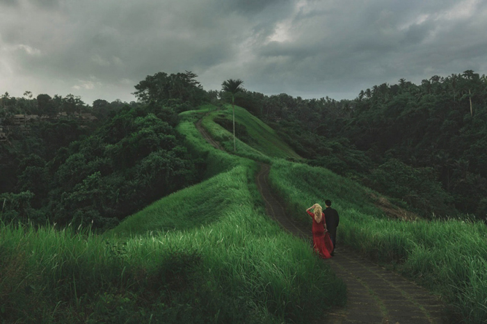 Photos Of Lovers In Stunning Locations Will Make You Want To Travel The World (40 pics)