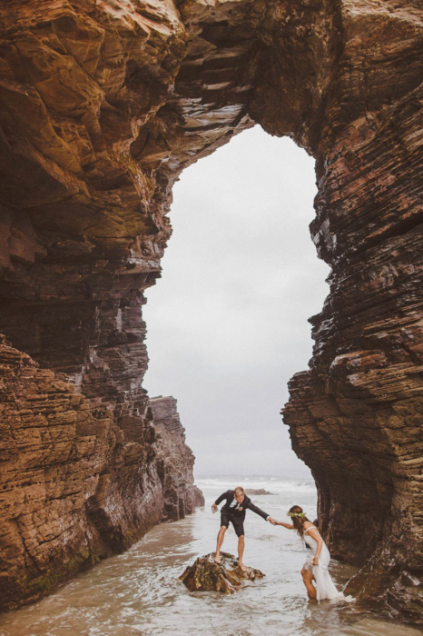 Photos Of Lovers In Stunning Locations Will Make You Want To Travel The World (40 pics)