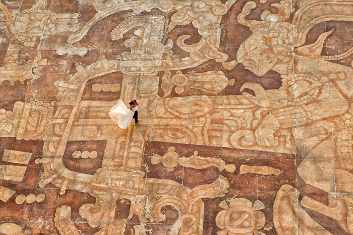 Photos Of Lovers In Stunning Locations Will Make You Want To Travel The World (40 pics)