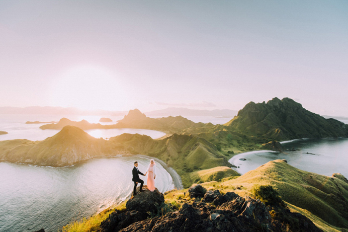 Photos Of Lovers In Stunning Locations Will Make You Want To Travel The World (40 pics)