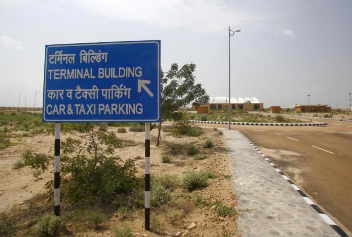 Abandoned Airport in India (19 pics)