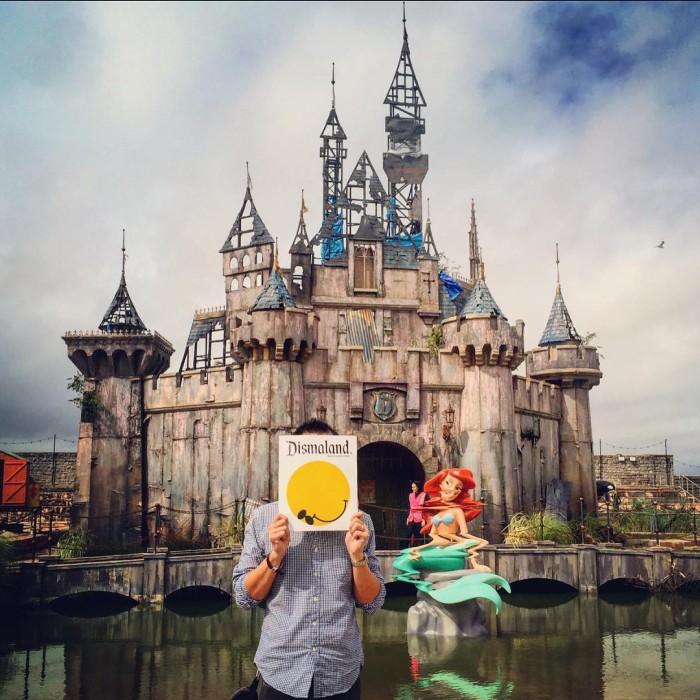 Welcome to Dismaland (21 pics)