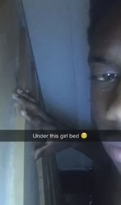 Guy Gets Trapped Under Girl's Bed After Her Mom Came Home Too Early (6 pics)