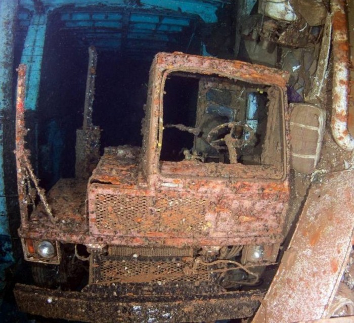 The Salem Express Sits At The Bottom Of The Red Sea (20 pics)