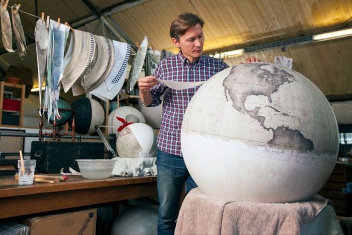 Unique Handmade Globes (24 pics)