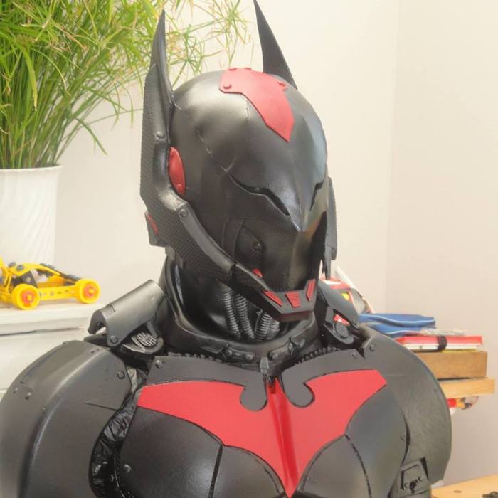 DIY Batman Armor (9 pics)
