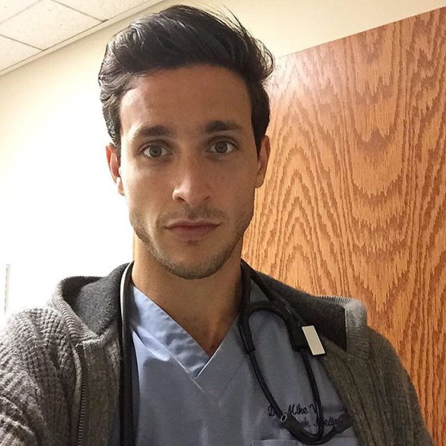 Hot Doctor Mike (20 pics)