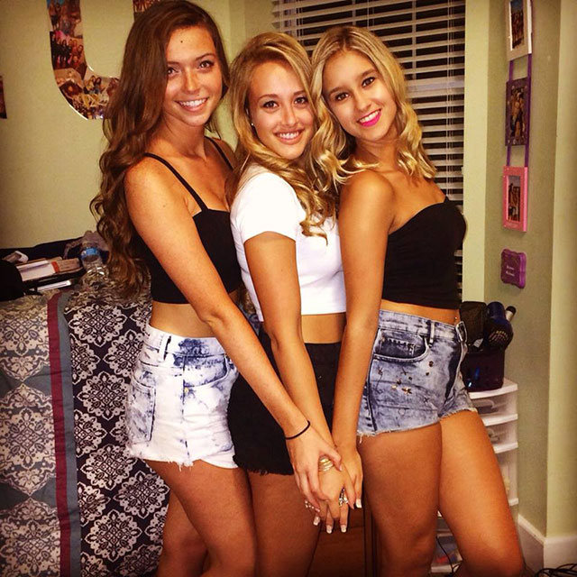 Cute College Girls (28 pics)