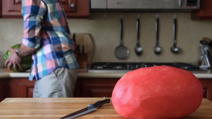 How To Skin A Watermelon (10 pics)