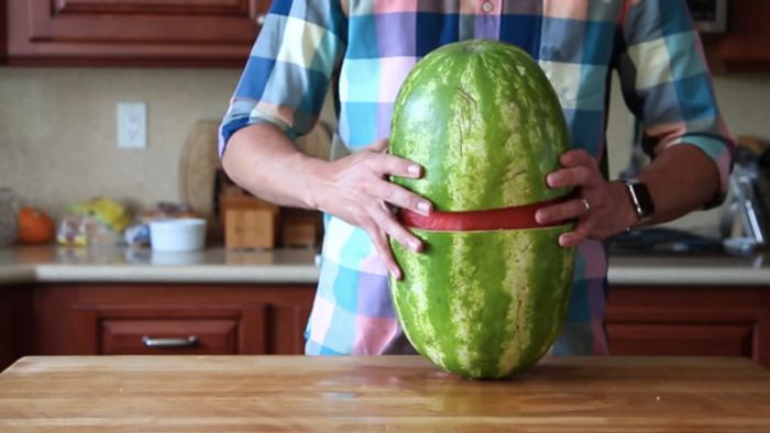 How To Skin A Watermelon (10 pics)