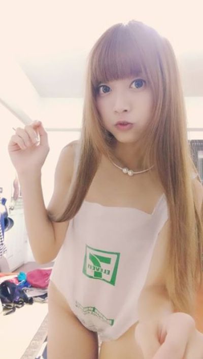 Plastic Bag Photos Is A New Trend In Asia (8 pics)