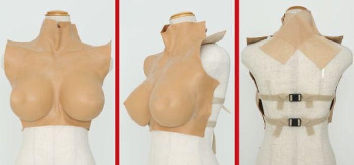 Abs And Boobs For Cosplay (8 pics)